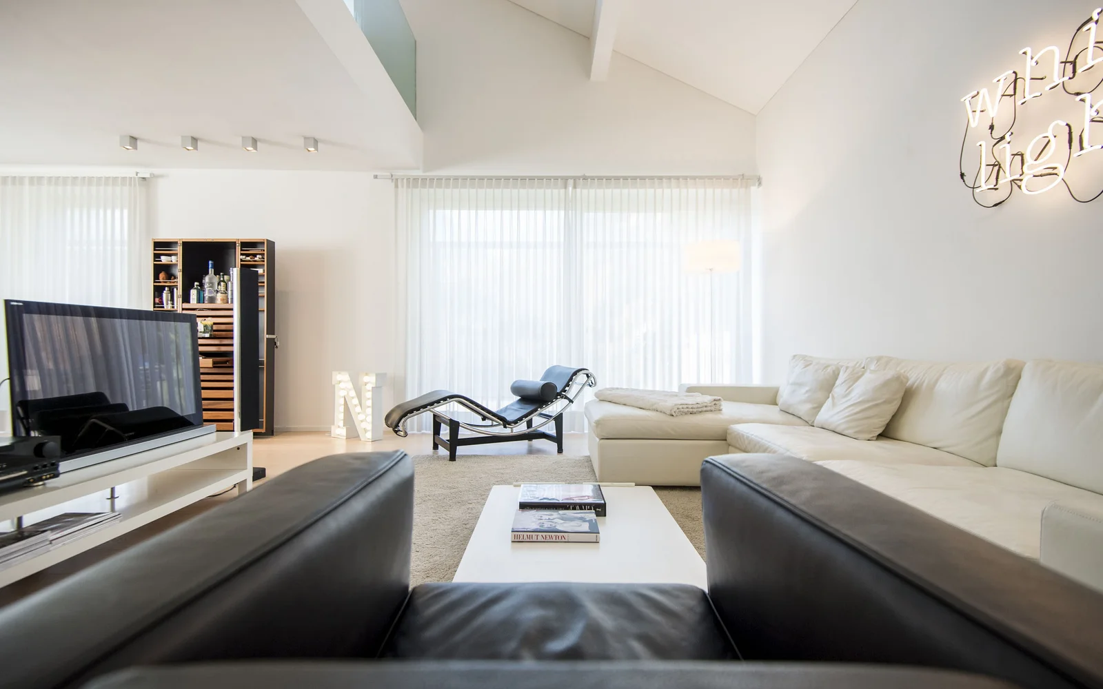 Apartment V Apartment V